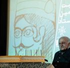 علیاکبر صادقی، در حال بریدن کیک تولد ۸۴ سالگی خود/ عکس علیاکبر صادقی، در حال بریدن کیک تولد ۸۴ سالگی خود/ عکس
